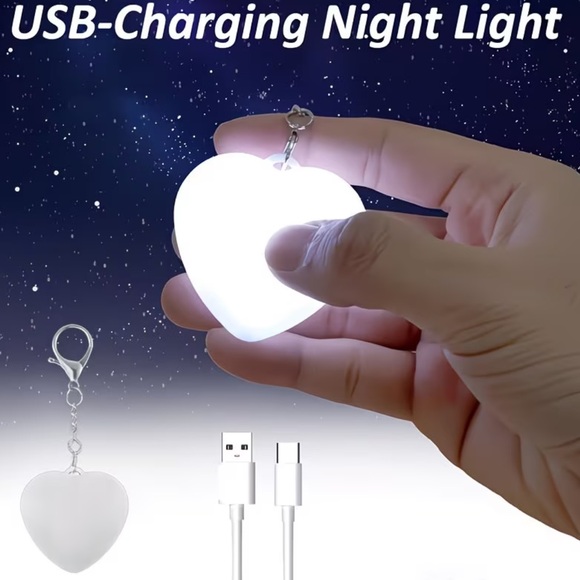 Heart-Shaped LED Keychain Light. Sensor light 💡 🤍 - Picture 2 of 7